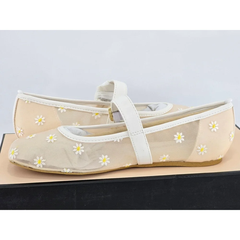 BCBGeneration Harpin Mary Jane Flats Womens Size 5 White Daisy Mesh - NEW